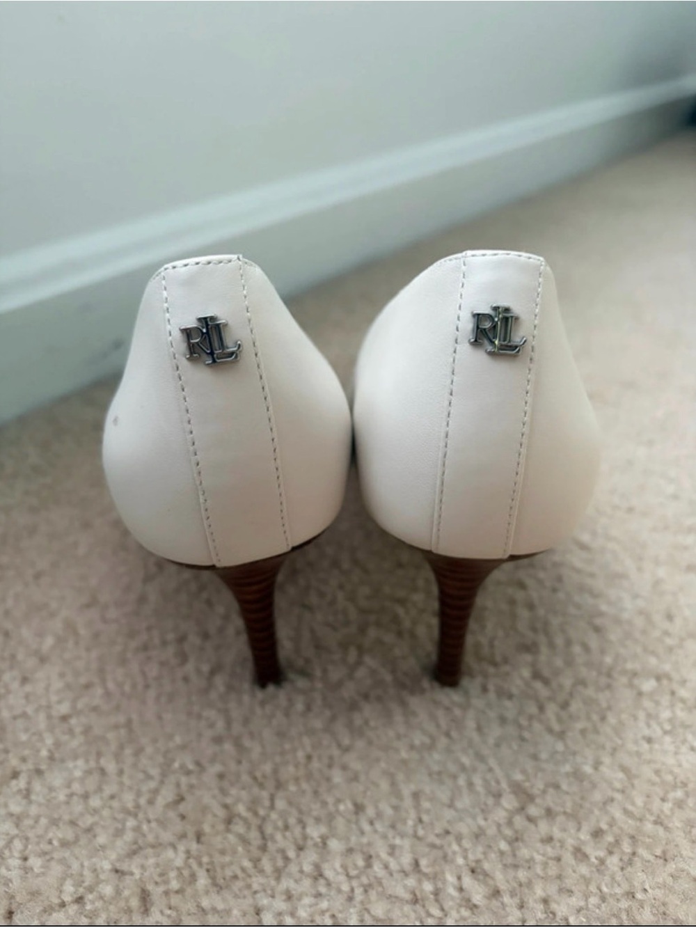 NEW IN BOX. Ralph Lauren Ivory Leather Pointed-Toe Pumps with RL Logo, Lanette